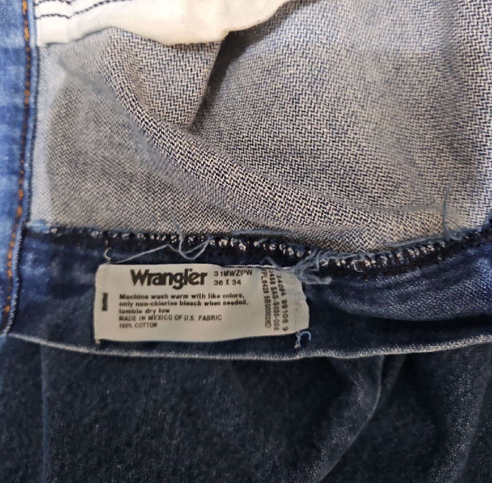 Wrangler Men's Medium Blue Straight-Leg Jeans - Picture 4 of 4